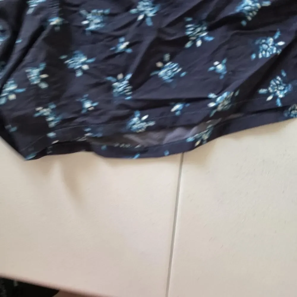 Patagonia Shorts Mens XL Blue Floral Print Barely Baggies Swim Nylon